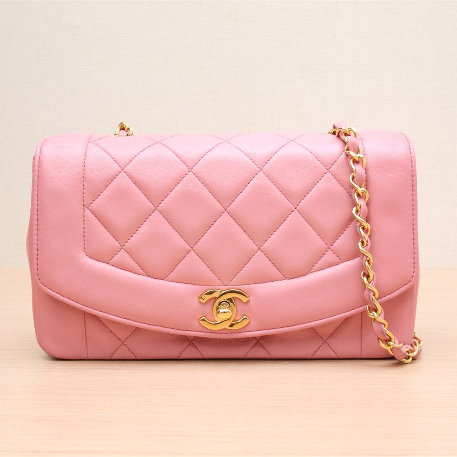 Chanel diana small discount size