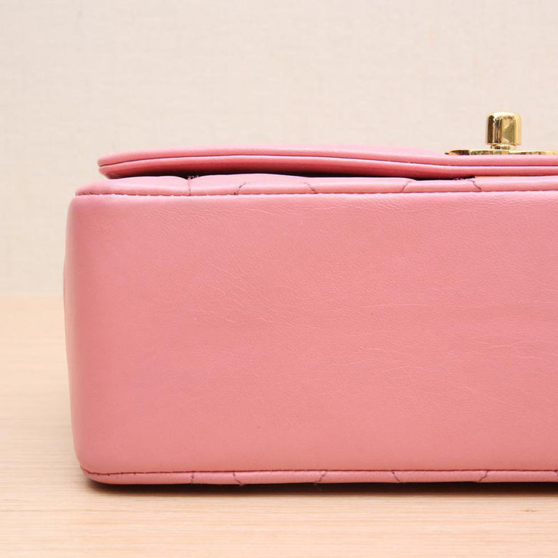 Chanel Vintage *Rare* Pink Lambskin Leather Diana Bag Gold Hardware
