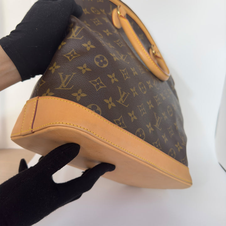 Louis Vuitton Vintage Lockit Vertical Handbag in Monogram Canvas