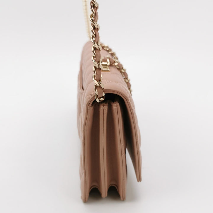 Chanel Fantasy Pearls Evening Flap bag in Pink
