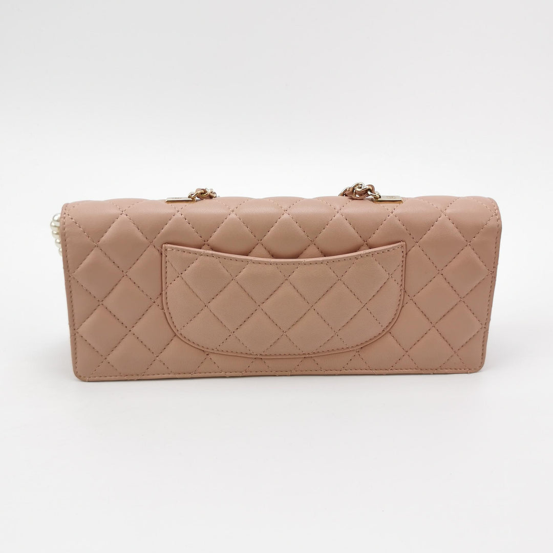 Chanel Fantasy Pearls Evening Flap bag in Pink