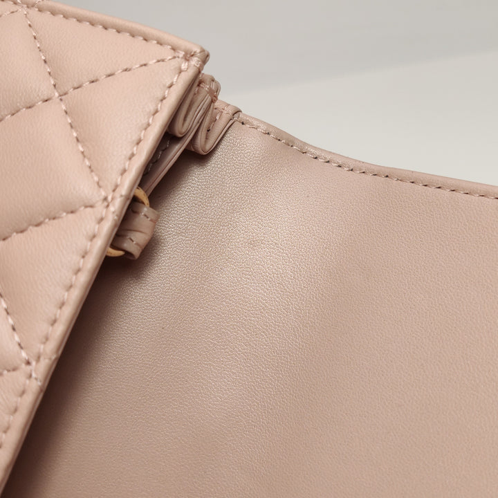 Chanel Fantasy Pearls Evening Flap bag in Pink