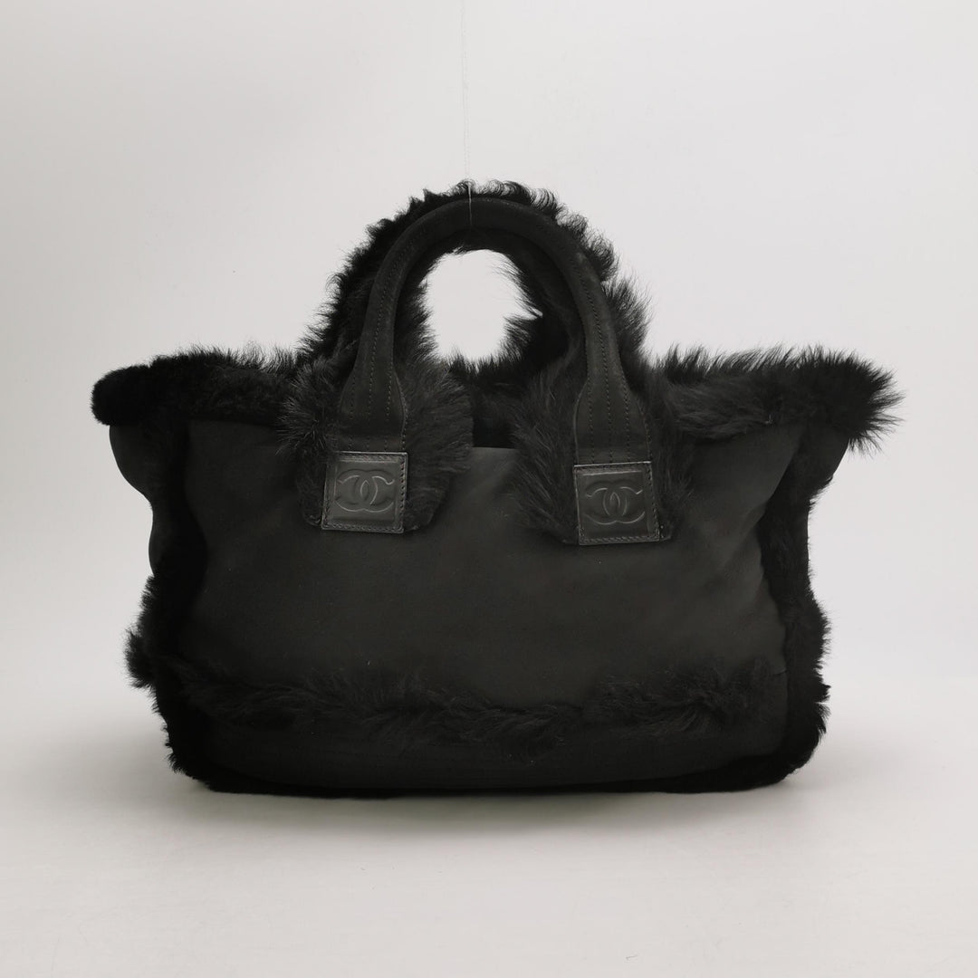 Chanel CC Logo Tote Black Shearling