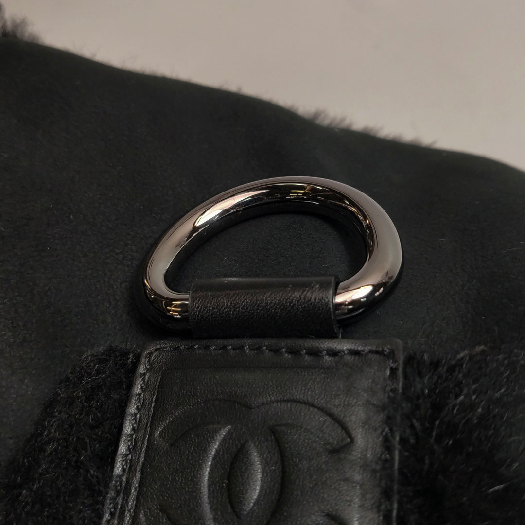 Chanel CC Logo Tote Black Shearling