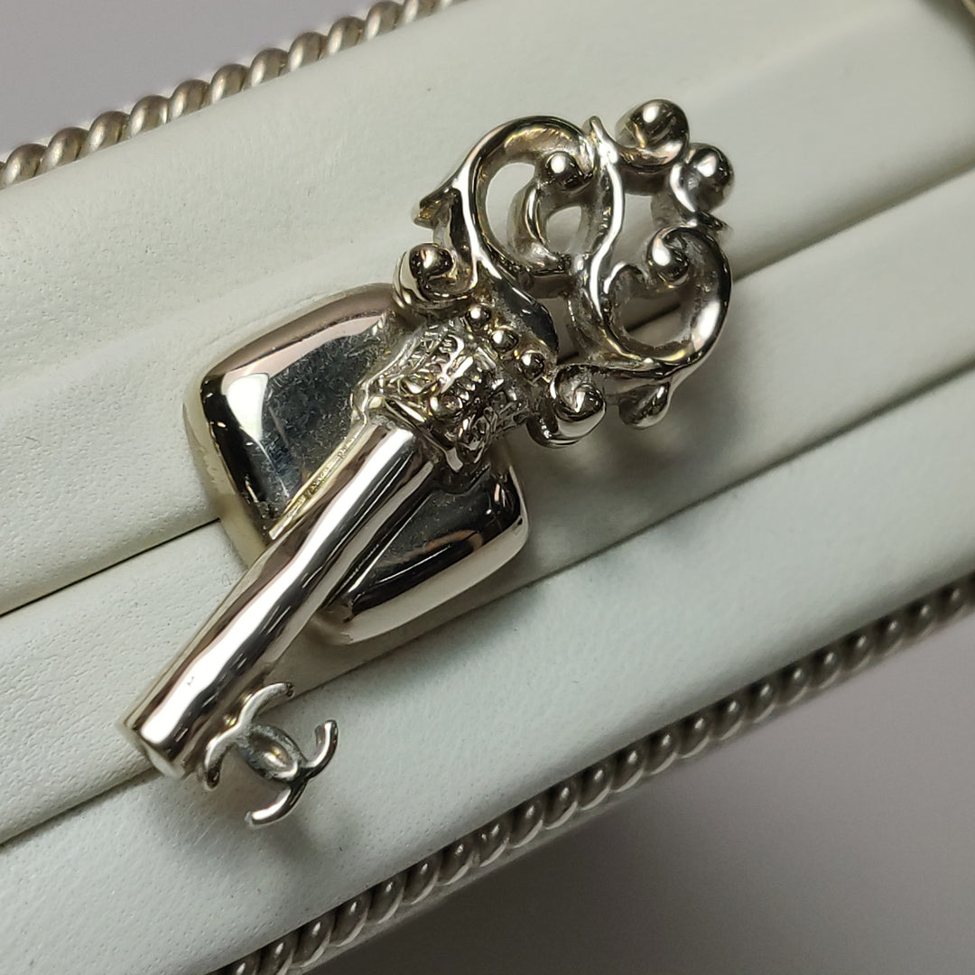 Chanel Coco in Ritz Key Card Minaudiere Limited Edition White Lambskin Clutch