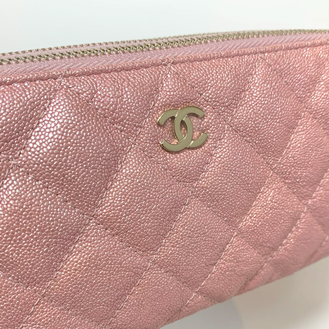 Chanel 2019 Iridescent Caviar Quilted Small Clutch With Chain in Pink with Gold Hardware