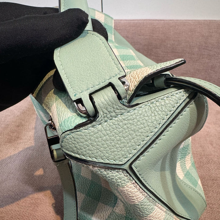 Loewe Medium Gingham Puzzle Bag In Green