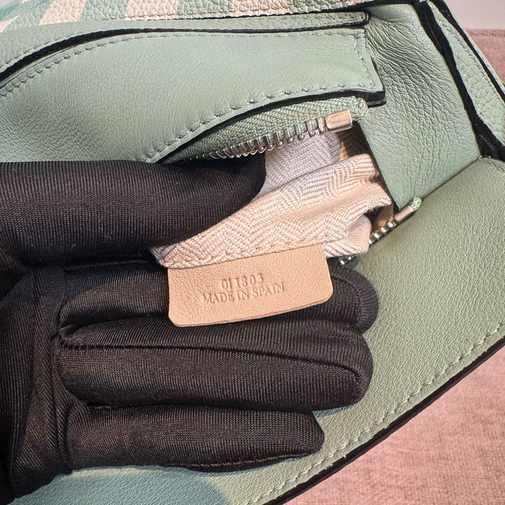 Loewe Medium Gingham Puzzle Bag In Green