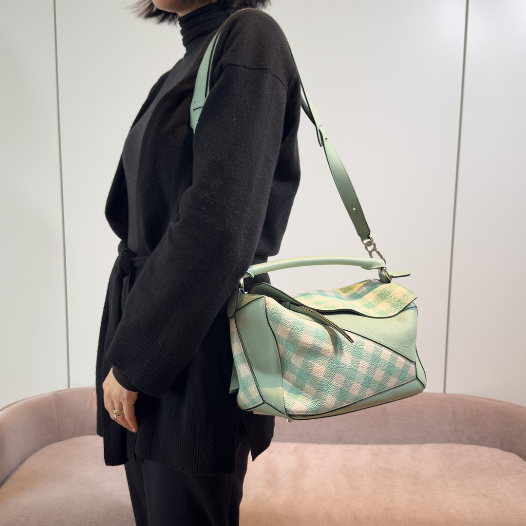 Loewe Medium Gingham Puzzle Bag In Green