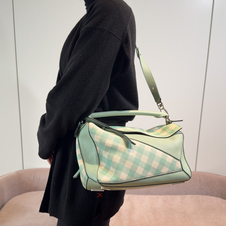Loewe Medium Gingham Puzzle Bag In Green
