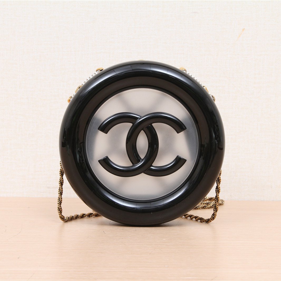 Chanel Rare A Métiers D'art Runway Paris-Hamburg Black And Gold Evening Bag