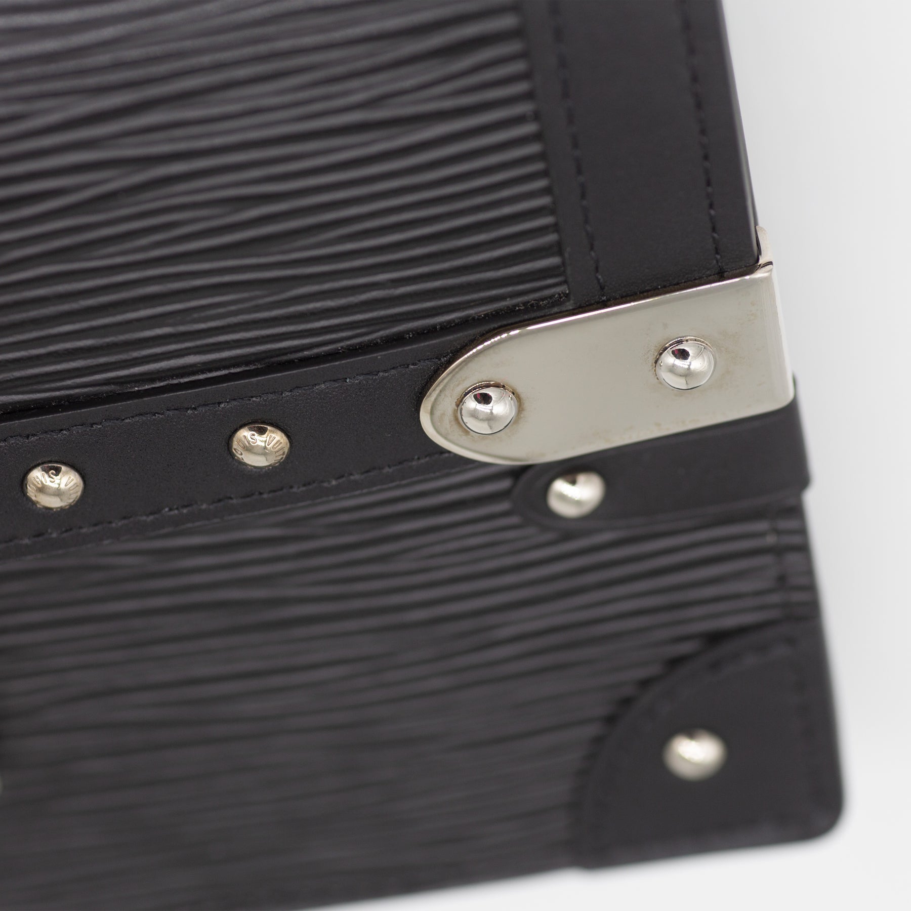 Louis Vuitton Trunk Chain Wallet Epi Leather