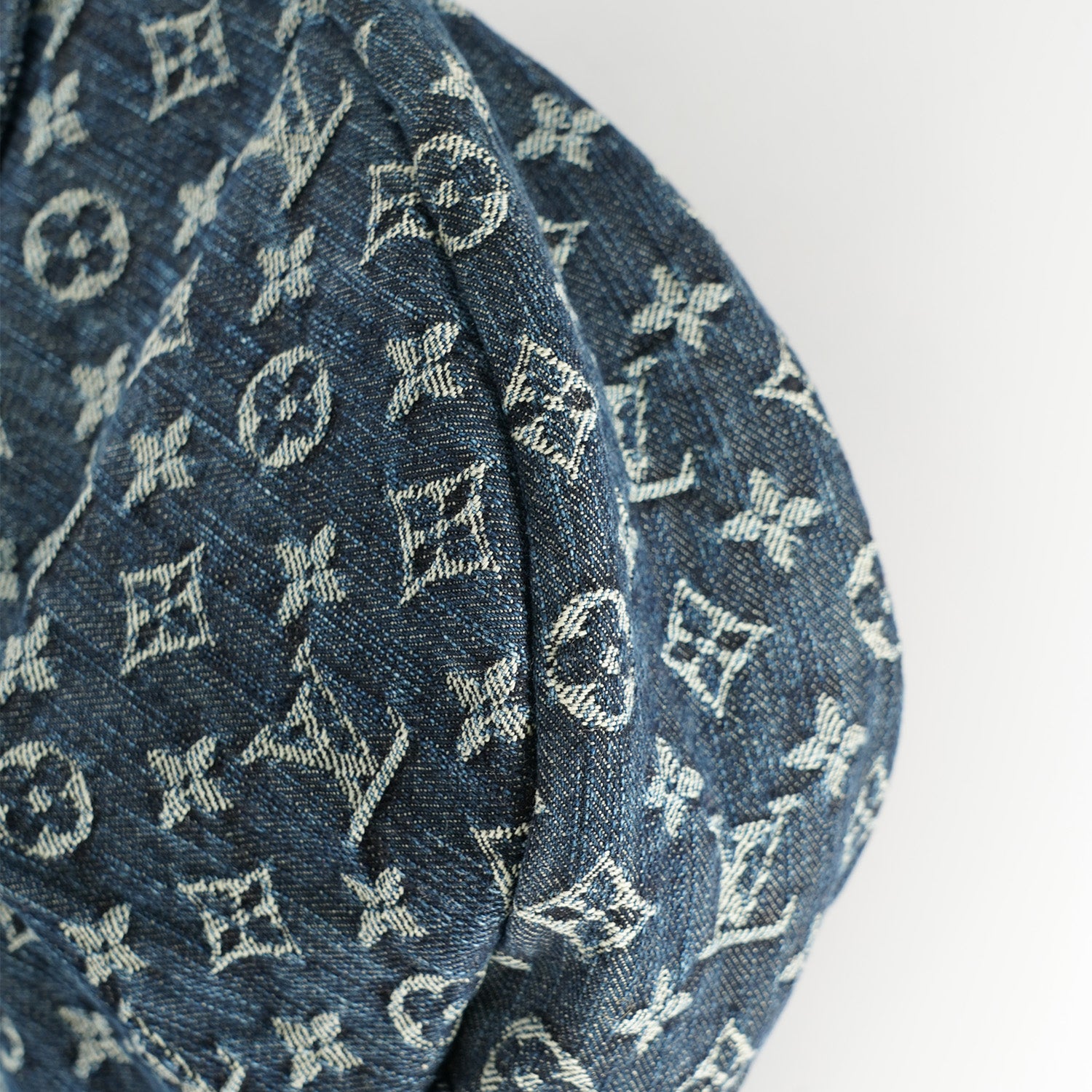 Louis Vuitton Denim Daily GM Monogram Hobo Bag – Trésor Vintage