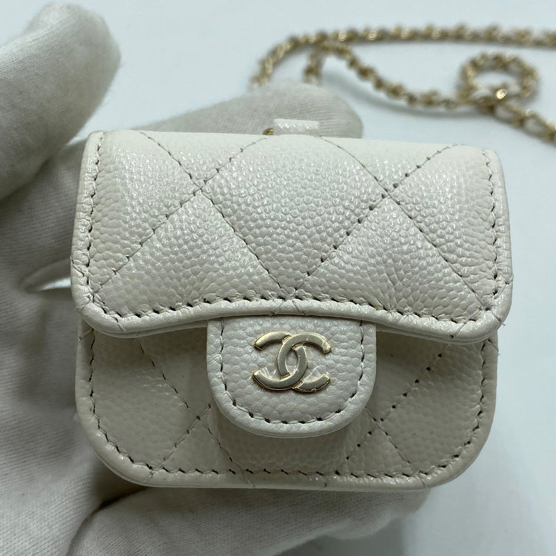 CHANEL Caviar Quilted Airpods Case White 1272309