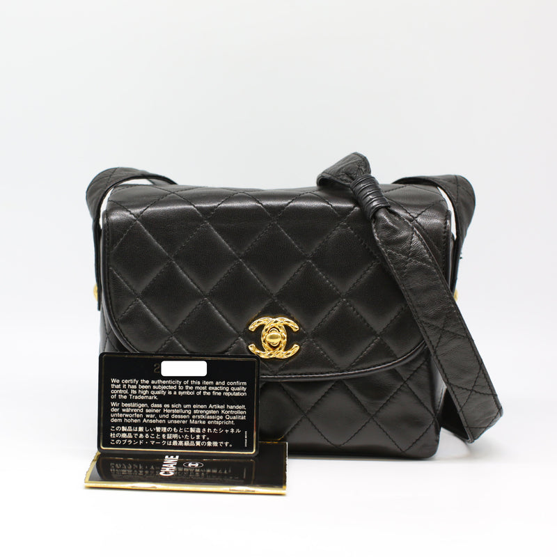 Chanel *Ultra Rare* Vintage Black Lambskin Square Bag In Leather Strap –  Trésor Vintage